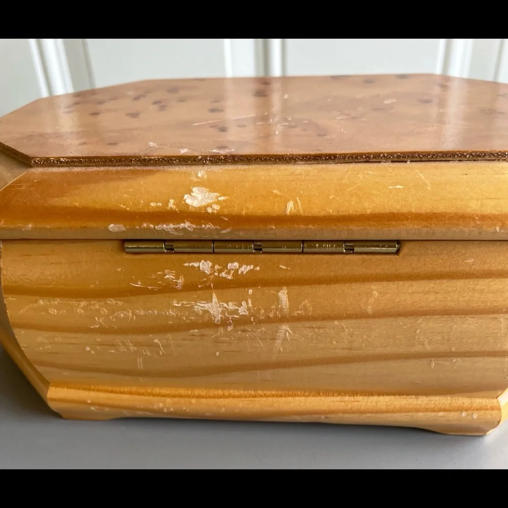 GUC Wood Octagon Shaped Jewelry Box
